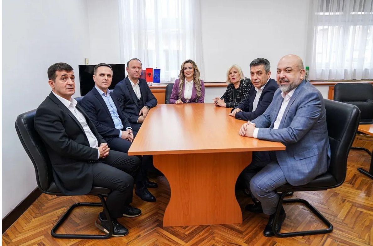 Këto janë deputetët e opozitës LEN që nuk e votuan kryeministrin shqiptar