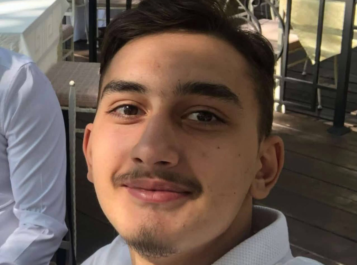 Është zhdukur Edini 19 vjeçar! Shpërndajeni dhe ndihmoni familjes ta gjejë!