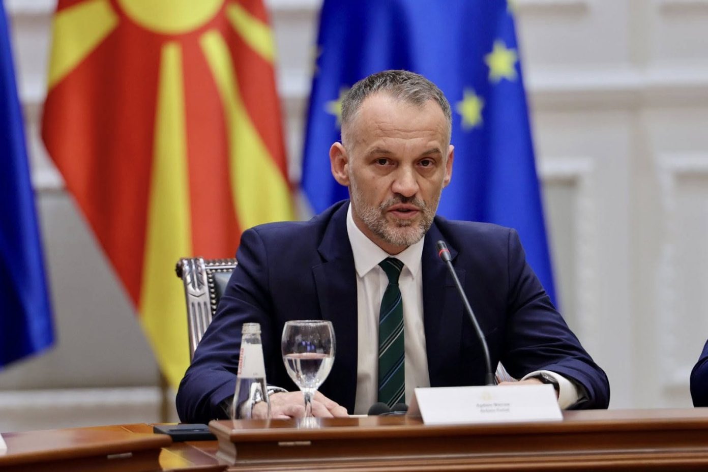 Zëvendëskryeministri Arben Fetai uron shqiptarët për 28 Nëntorin