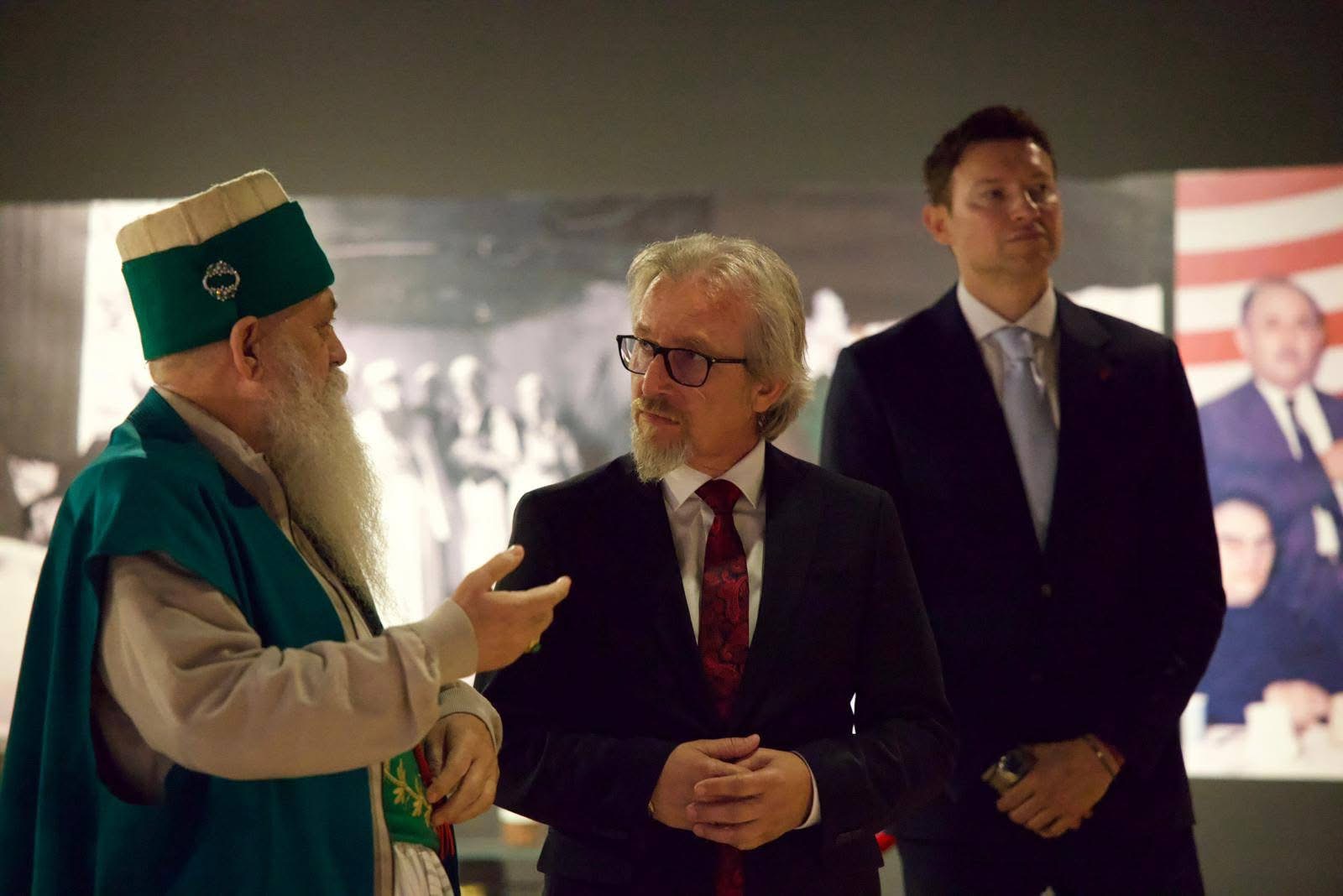 Fatmir Limani falënderon për mikpritjen në Kryegjyshatën Botërore Bektashiane në Tiranë.