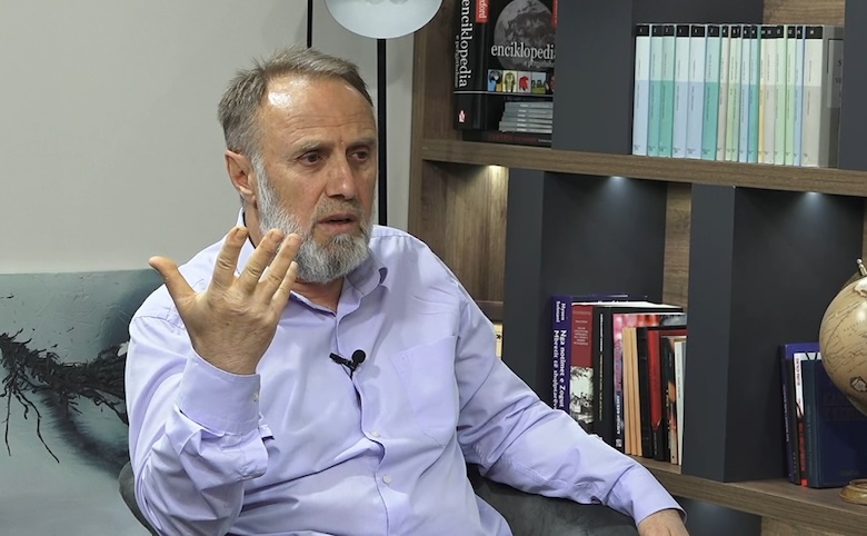 Çfarë më tha Menduh Thaçi për vrasjen e komandant Telit